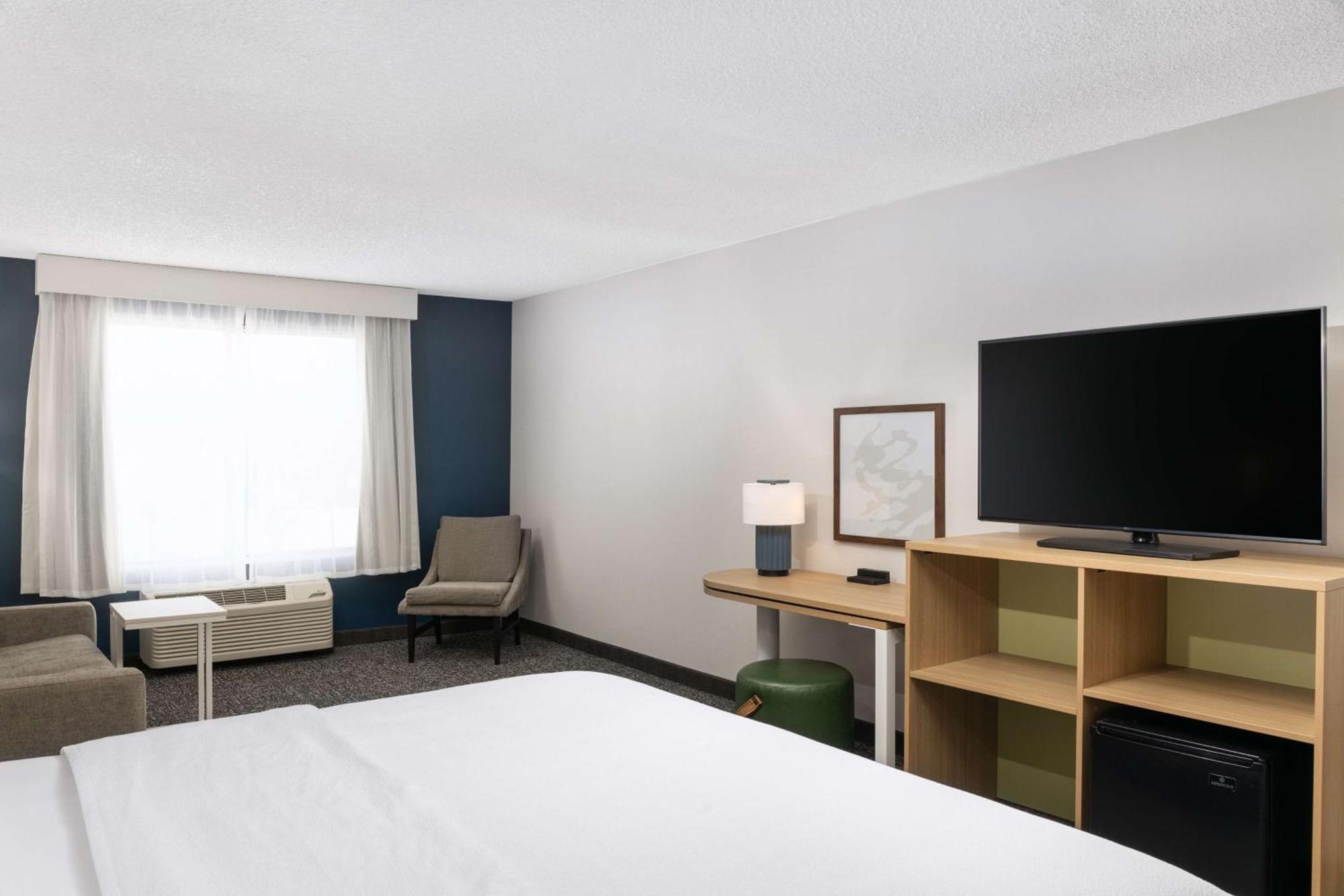 Hotel Spark By Hilton Salt Airport